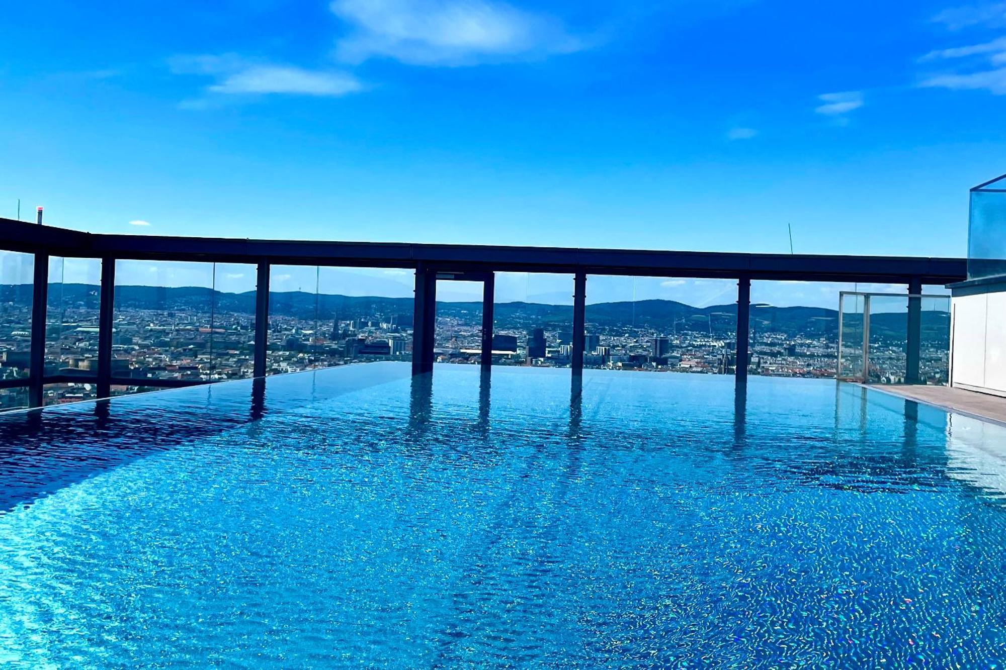 Panorama Sky Apartment I Rooftop Pool I Metro Station Viena Exterior foto