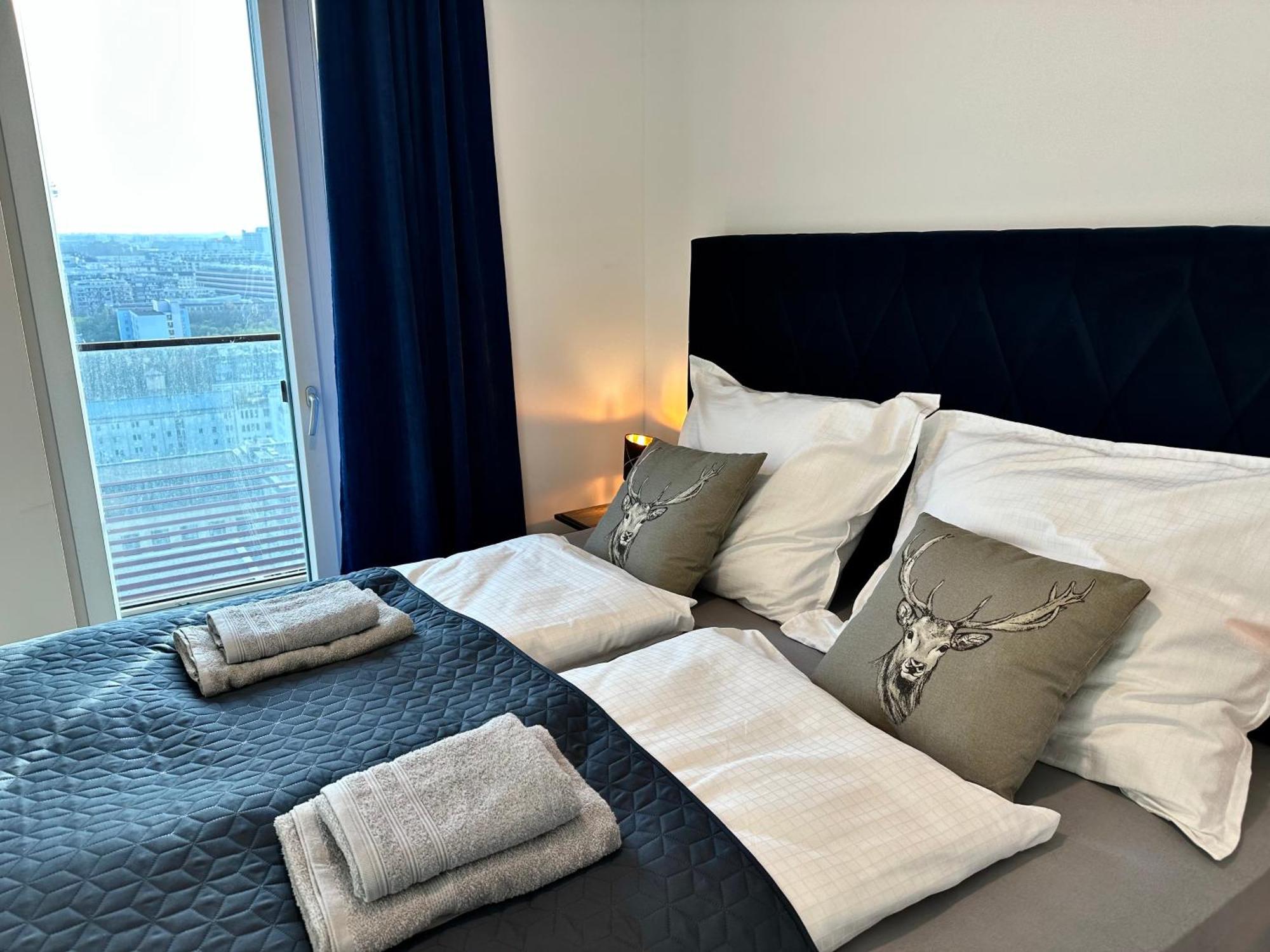 Panorama Sky Apartment I Rooftop Pool I Metro Station Viena Exterior foto
